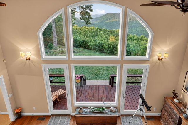 275 Buckeye Ln, Wilder, TN 38589