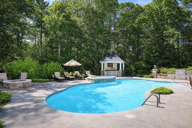 15 Wadsworth Way, Sharon, MA 02067