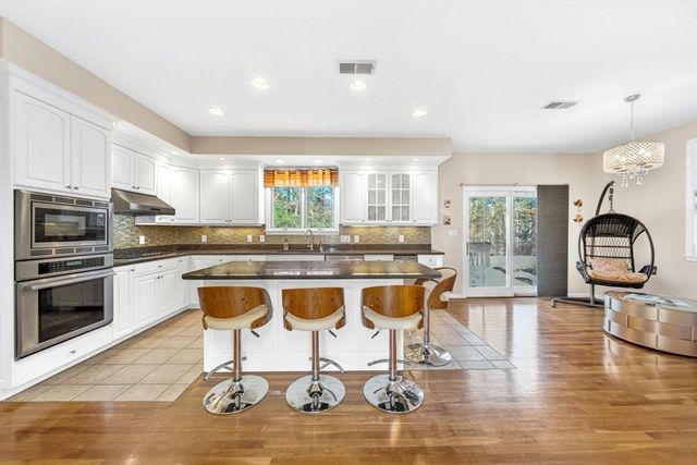 15 Wadsworth Way, Sharon, MA 02067