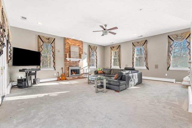 15 Wadsworth Way, Sharon, MA 02067