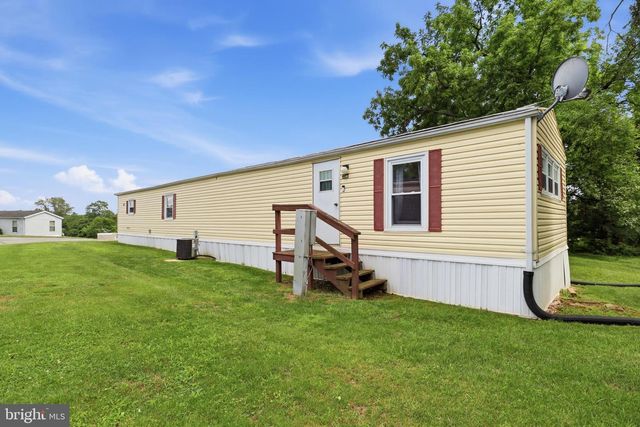 157 LINDA DR, New Oxford, PA 17350
