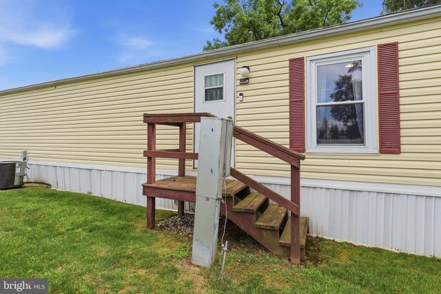 157 LINDA DR, New Oxford, PA 17350