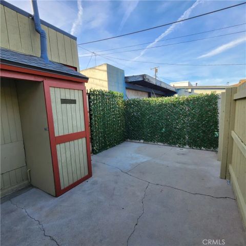 1105 Cherry Ave, Long Beach, CA 90813