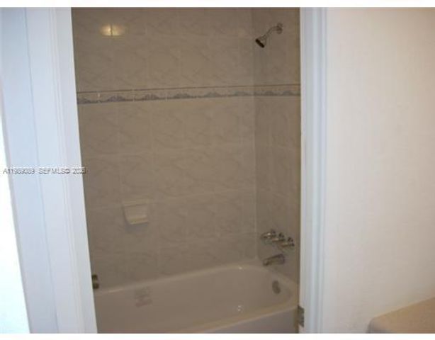 1351 NE Miami Gardens Dr 1723E, Miami, FL 33179