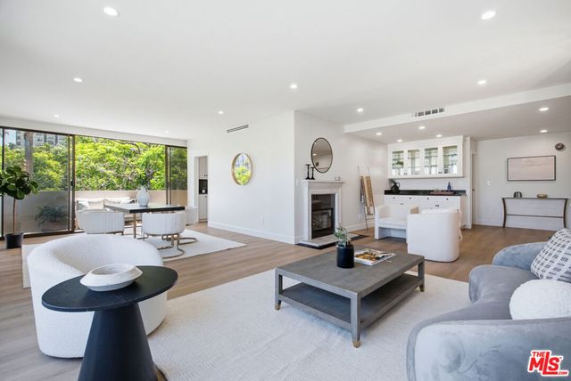 325 N Oakhurst Drive 405, Beverly Hills, CA 90210