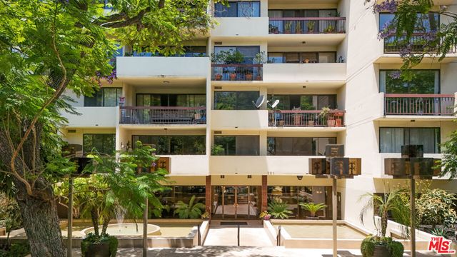 325 N Oakhurst Drive 405, Beverly Hills, CA 90210