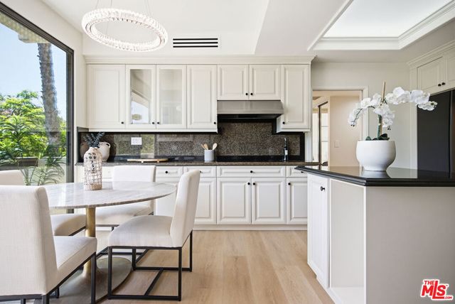 325 N Oakhurst Drive 405, Beverly Hills, CA 90210