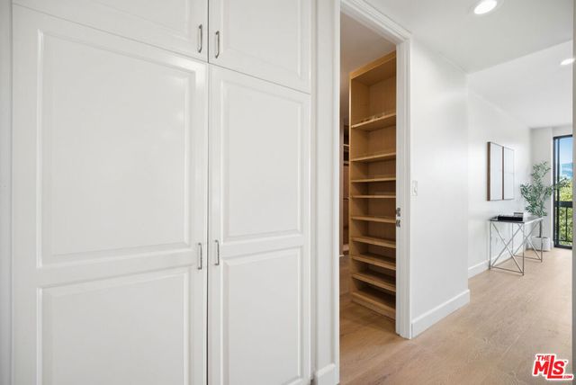 325 N Oakhurst Drive 405, Beverly Hills, CA 90210