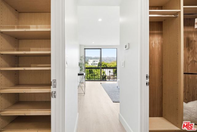325 N Oakhurst Drive 405, Beverly Hills, CA 90210