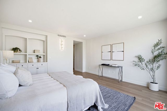 325 N Oakhurst Drive 405, Beverly Hills, CA 90210