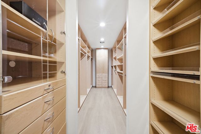 325 N Oakhurst Drive 405, Beverly Hills, CA 90210