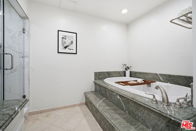 325 N Oakhurst Drive 405, Beverly Hills, CA 90210