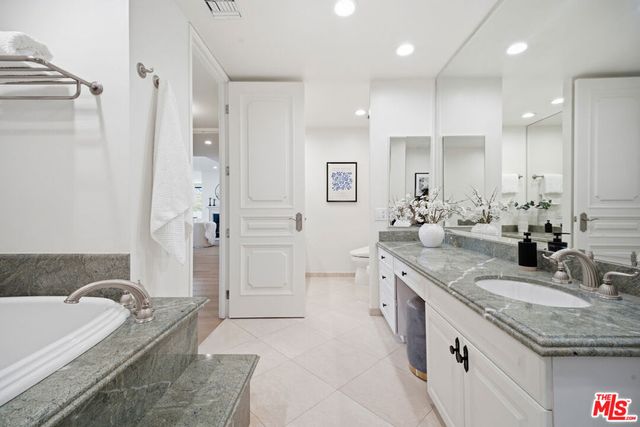 325 N Oakhurst Drive 405, Beverly Hills, CA 90210