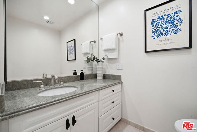325 N Oakhurst Drive 405, Beverly Hills, CA 90210