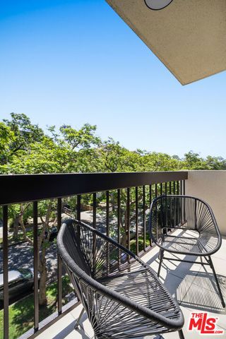 325 N Oakhurst Drive 405, Beverly Hills, CA 90210