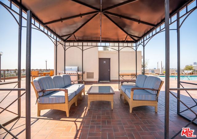 325 N Oakhurst Drive 405, Beverly Hills, CA 90210