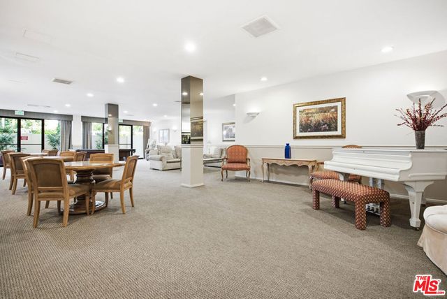 325 N Oakhurst Drive 405, Beverly Hills, CA 90210