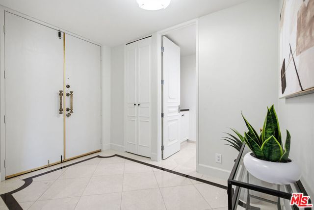 325 N Oakhurst Drive 405, Beverly Hills, CA 90210