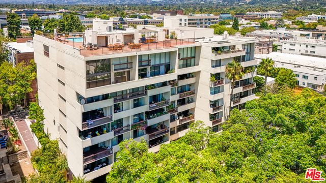 325 N Oakhurst Drive 405, Beverly Hills, CA 90210