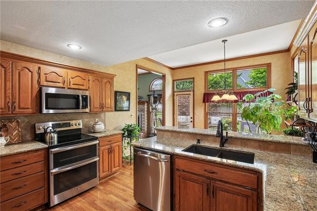 1083 NE Greenwood Court, Blue Springs, MO 64014