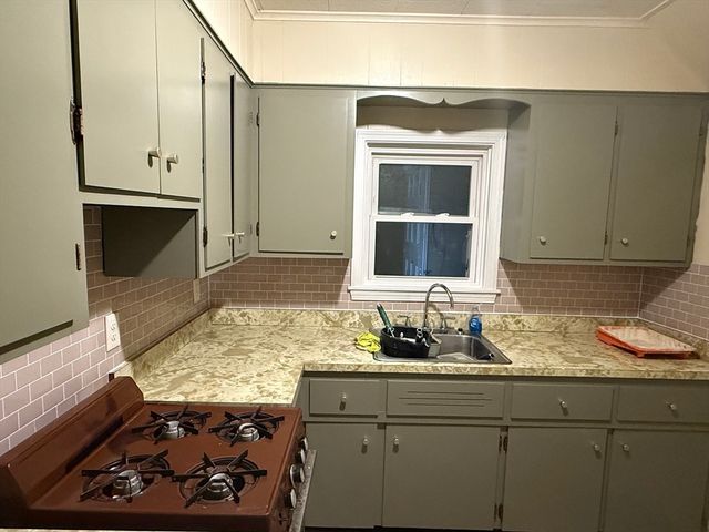 34 Jouvette St, New Bedford, MA 02744