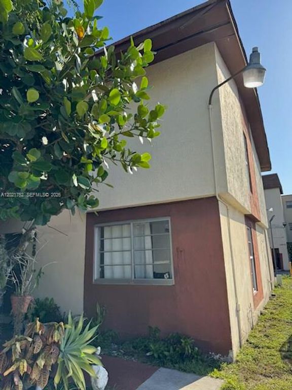 11 SW 109th Ave C9, Sweetwater, FL 33174