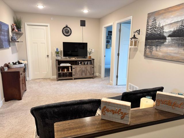 6995 Linwood Drive NE, Albertville, MN 55301