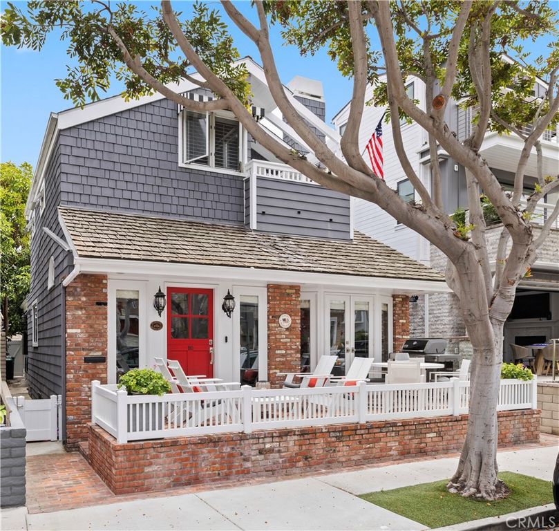 110 Pearl Avenue, Newport Beach, CA 92662