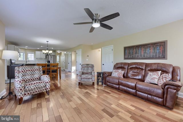 80 E SUMMIT DR, Littlestown, PA 17340