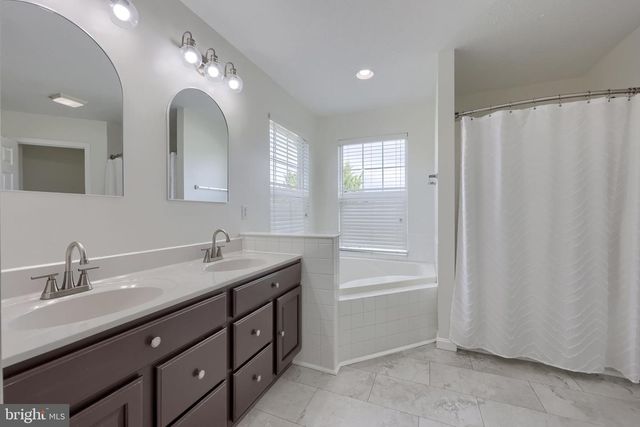 80 E SUMMIT DR, Littlestown, PA 17340