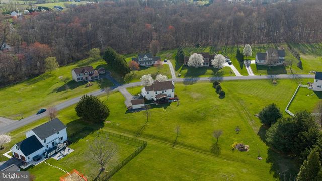 80 E SUMMIT DR, Littlestown, PA 17340