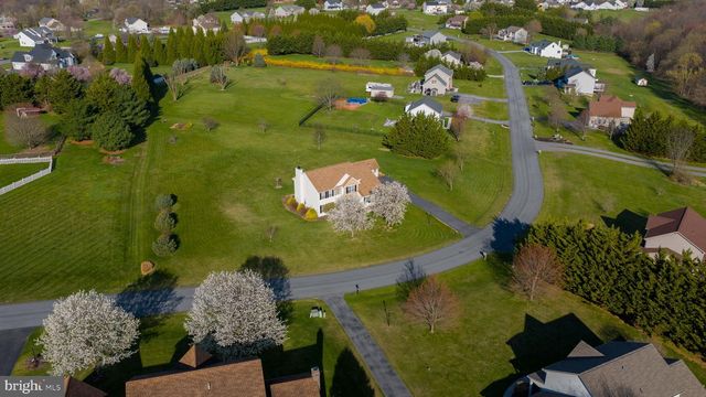 80 E SUMMIT DR, Littlestown, PA 17340