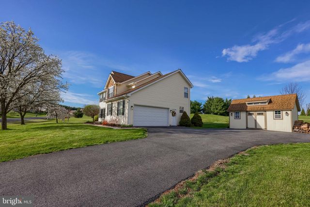 80 E SUMMIT DR, Littlestown, PA 17340