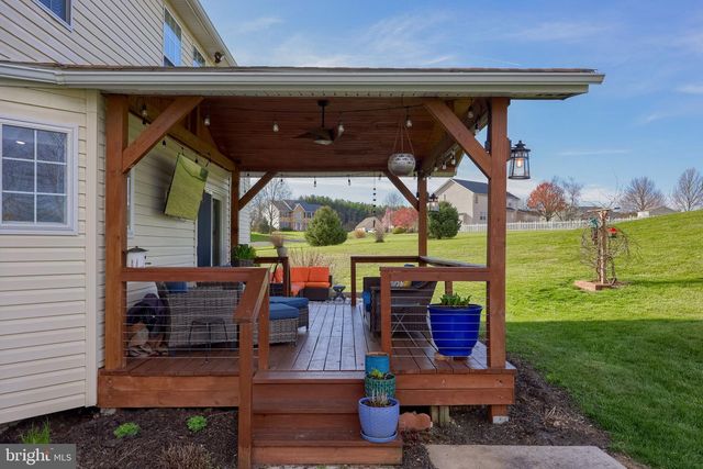 80 E SUMMIT DR, Littlestown, PA 17340