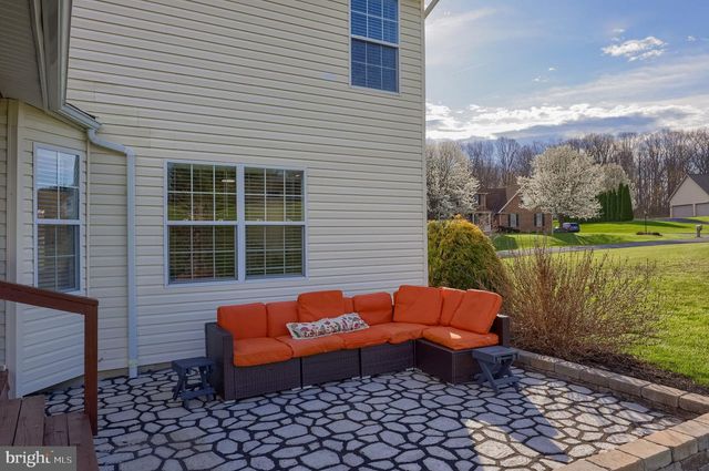 80 E SUMMIT DR, Littlestown, PA 17340