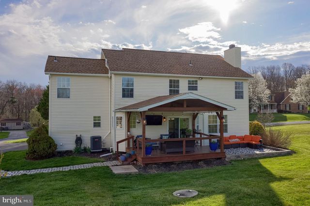 80 E SUMMIT DR, Littlestown, PA 17340