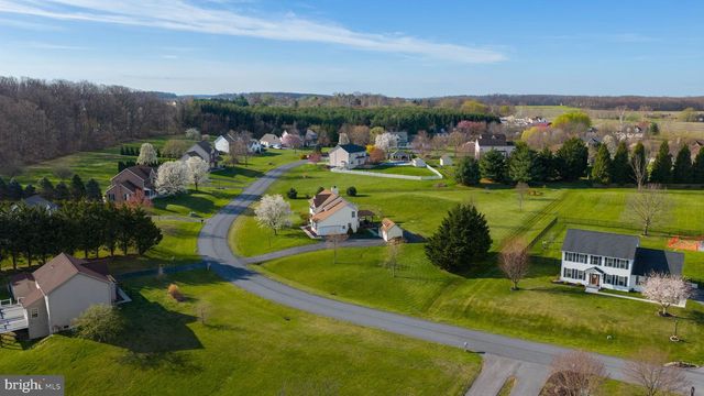 80 E SUMMIT DR, Littlestown, PA 17340