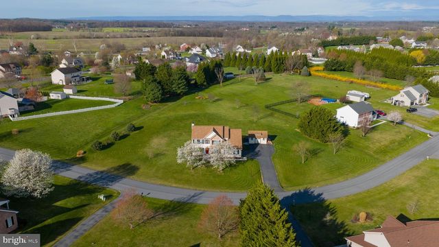 80 E SUMMIT DR, Littlestown, PA 17340