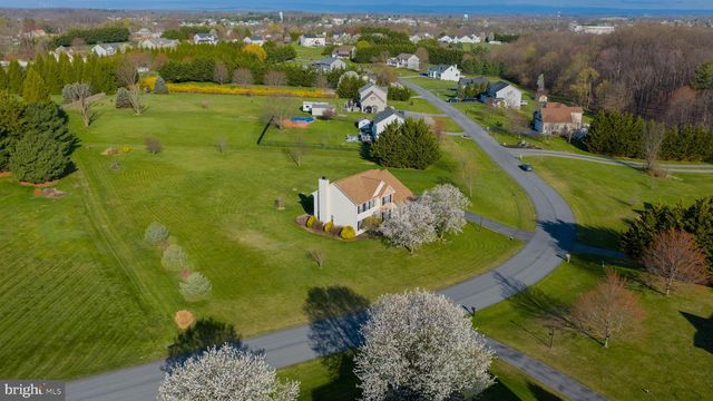 80 E SUMMIT DR, Littlestown, PA 17340