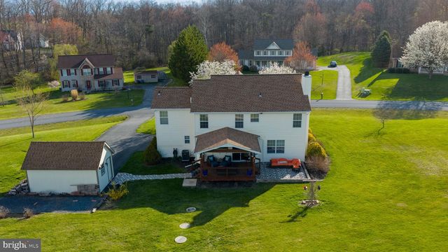 80 E SUMMIT DR, Littlestown, PA 17340