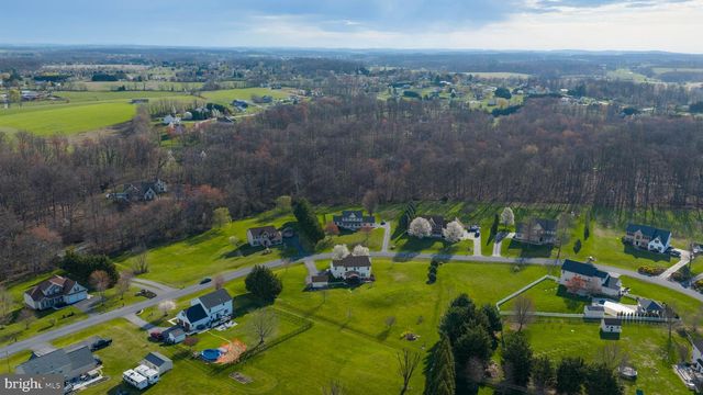 80 E SUMMIT DR, Littlestown, PA 17340