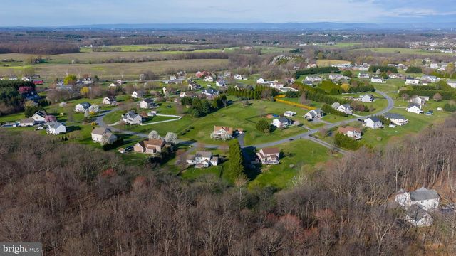 80 E SUMMIT DR, Littlestown, PA 17340