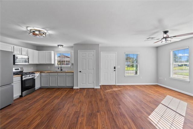 804 Avenue B, Sinton, TX 78387