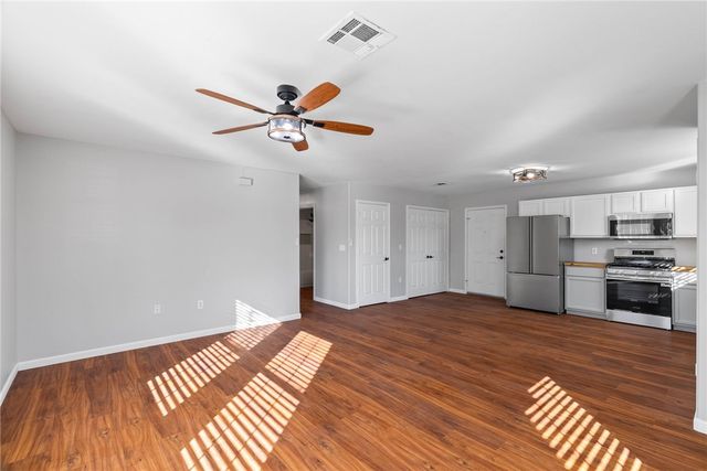 804 Avenue B, Sinton, TX 78387