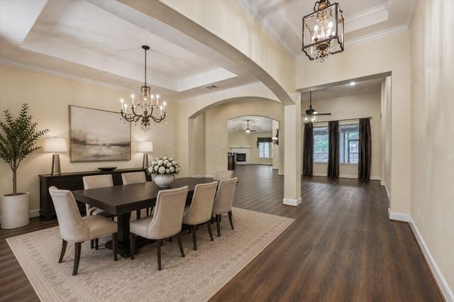 11 S Sandbells Park Lane, Montgomery, TX 77316