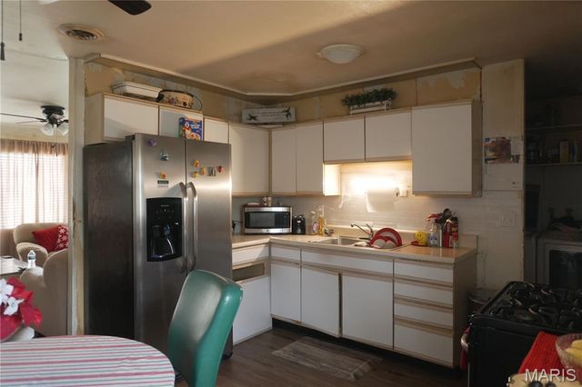 19 Leonard Drive, East St Louis, IL 62206