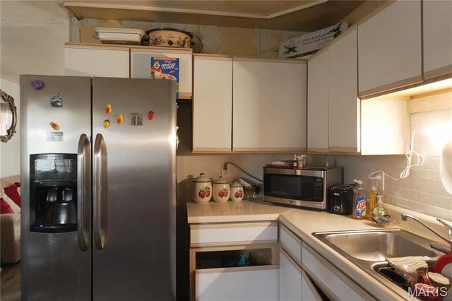 19 Leonard Drive, East St Louis, IL 62206