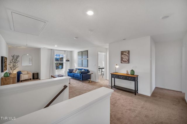 229 Artist Avenue, Johnson City, TN 37615