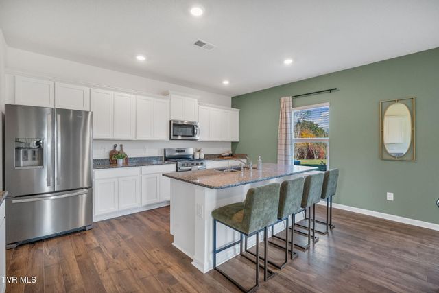 229 Artist Avenue, Johnson City, TN 37615