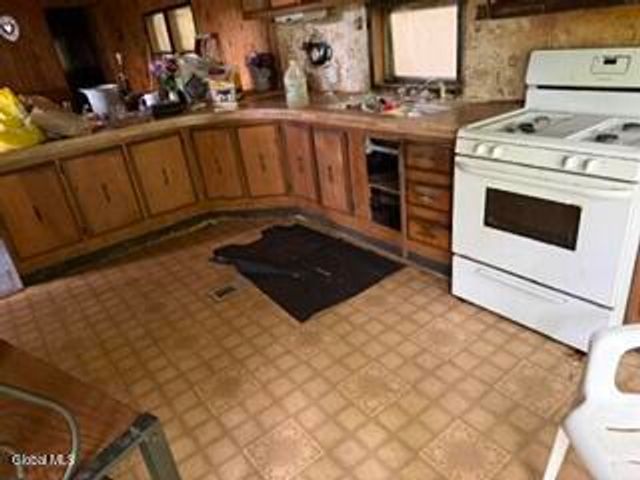 65 Hawk Road, Lake Luzerne, NY 12846